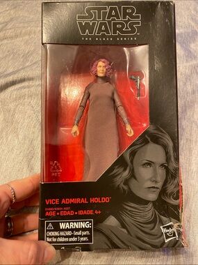 Hasbro Star Wars The Black Series 6-inch Vice Admiral Holdo Action Figure